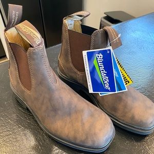 NEW with tags Blundstones